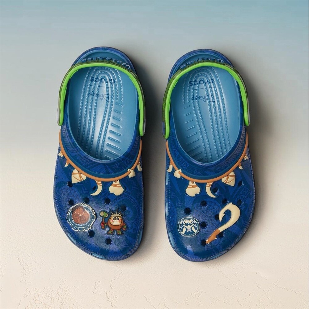 Crocs Disney Moana Maui Classic Clog Sandals Kids J5 Blue/Green Charms